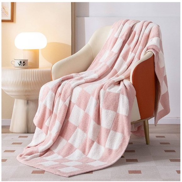 Light pink checkered throw blanket New 51x63 - Picture 2 of 3